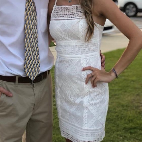 Minuet White Lace Dress - Picture 3 of 3